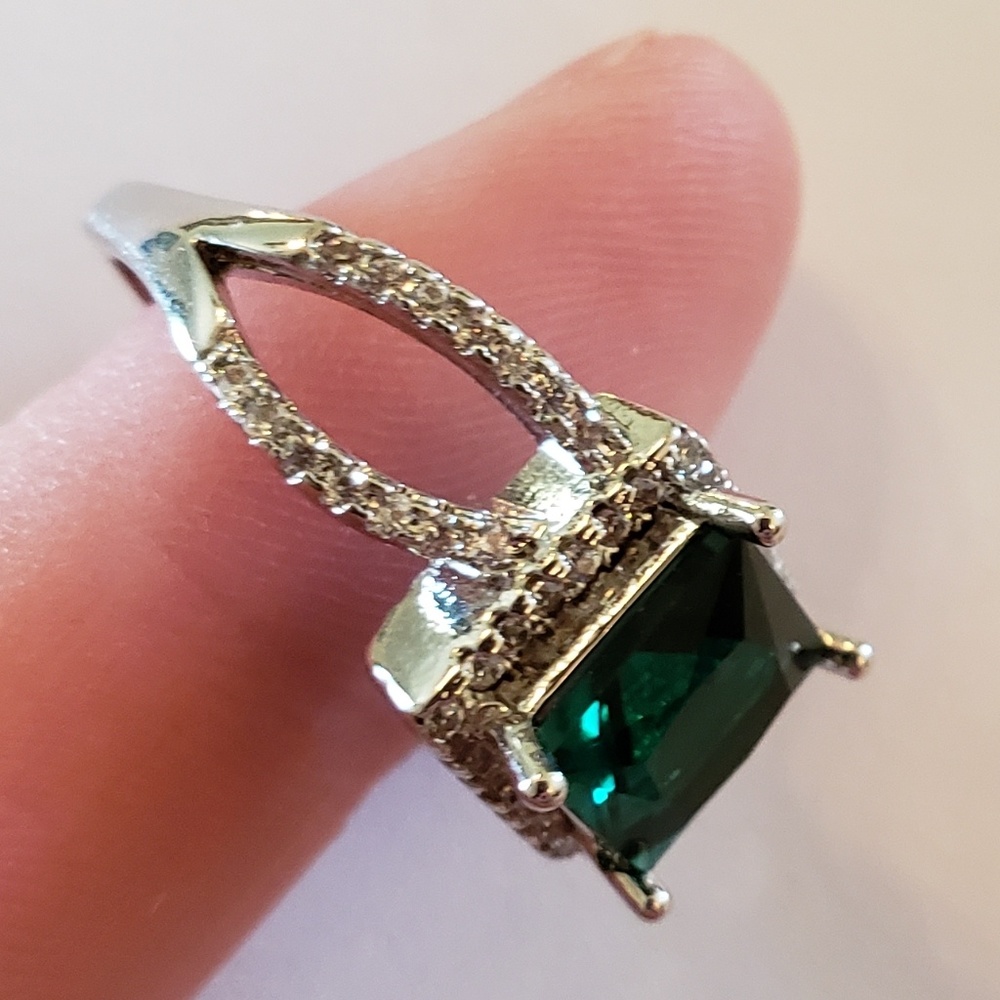 Ring - Picture 2 of 2
